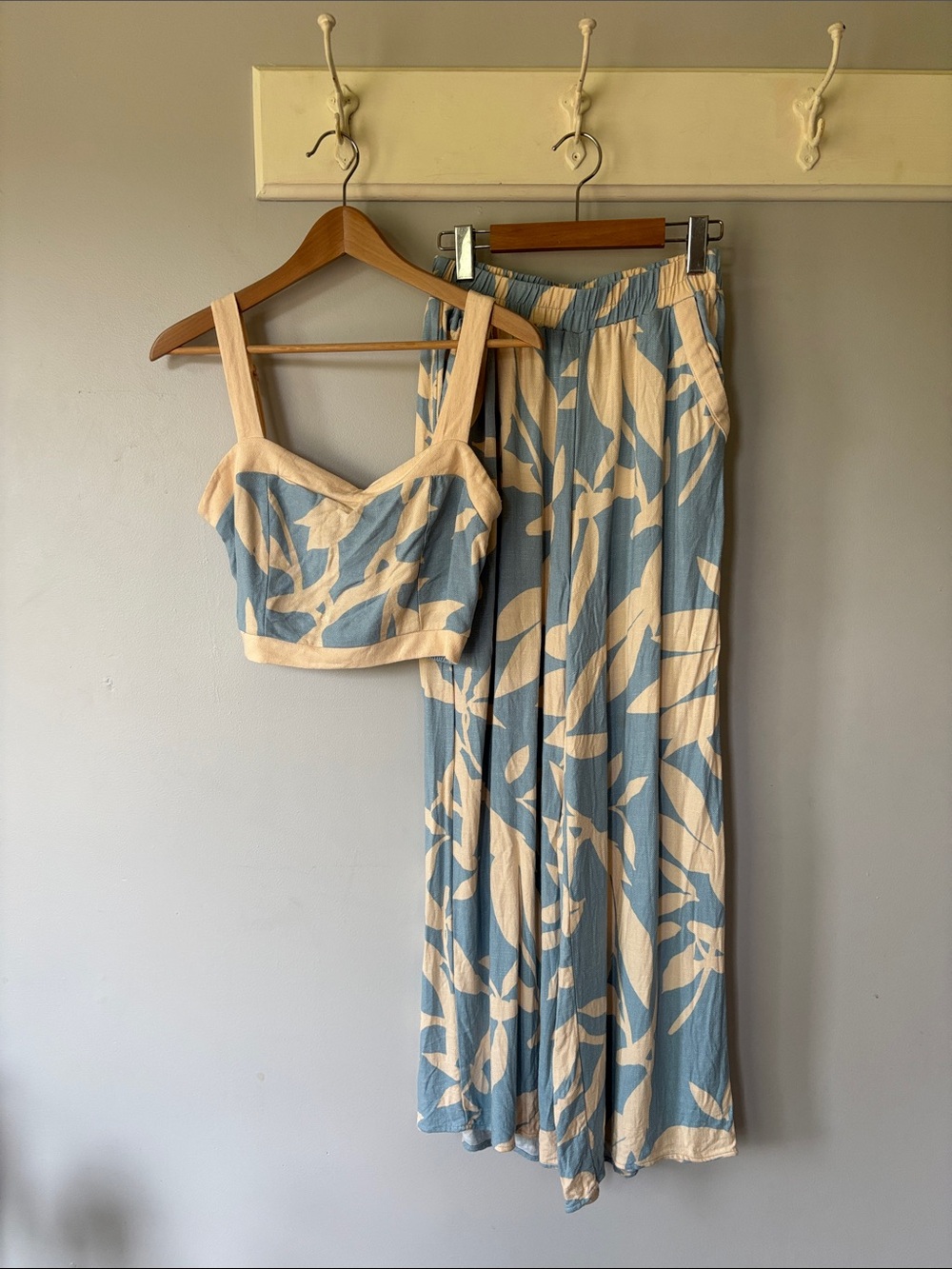 Sienna Sky Blue Cream Botanical Crop Tank & Wide Leg Pants Set M